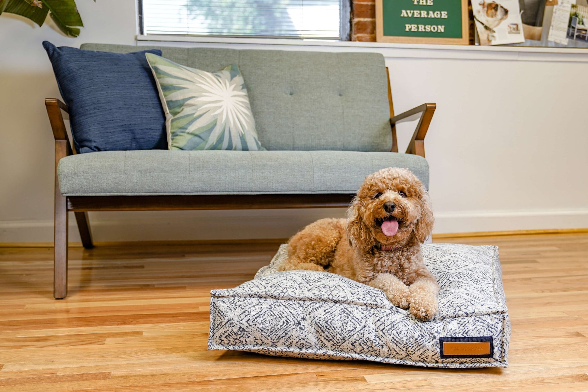 Lounger Pet Bed in Sapphire Spaniel - One Stop Shop 4 Pets